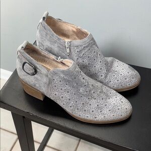 Sonoma Light Gray Ankle Booties